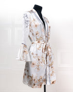 Silk Long-sleeve Bathrobe with Lily Pattern and Lace Details - Fever Lingeries