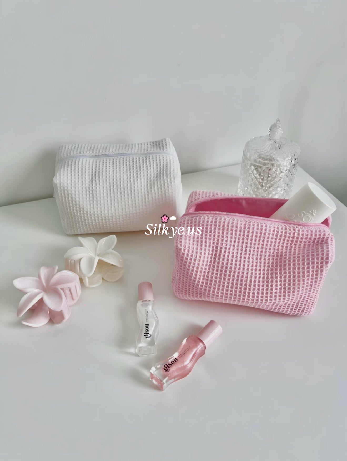 Waffle-patterned Makeup Bag