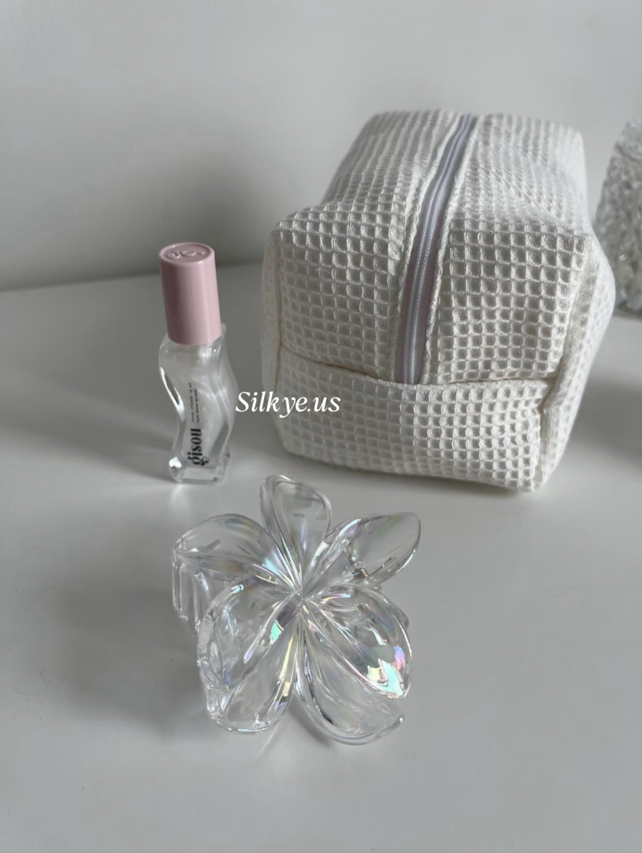 Waffle-patterned Makeup Bag