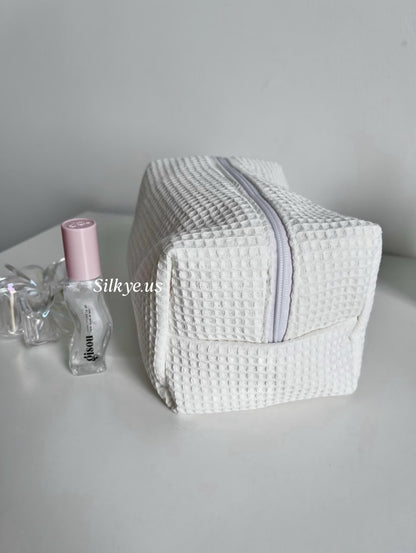 Waffle-patterned Makeup Bag