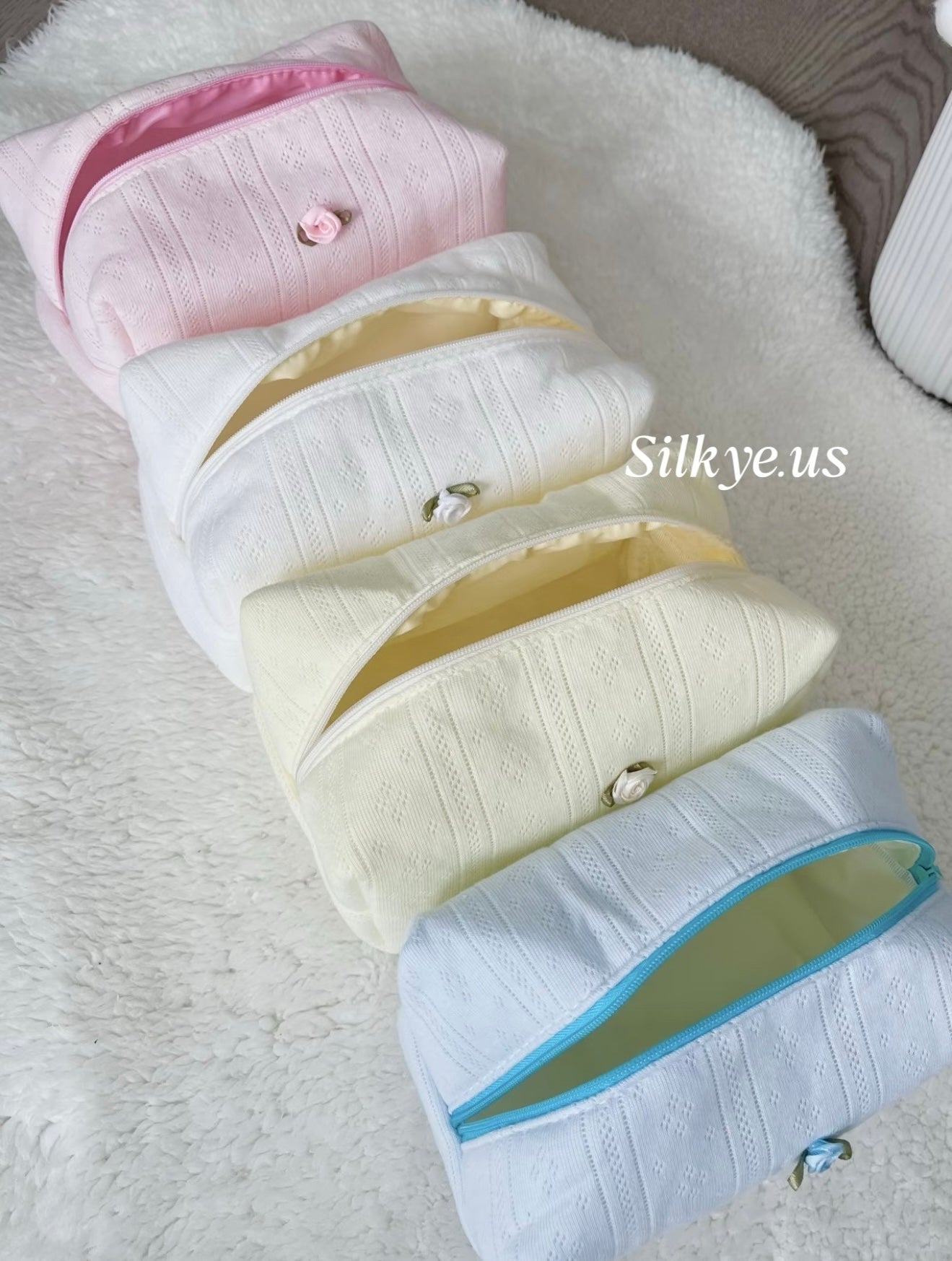 Cream-style Makeup Bag