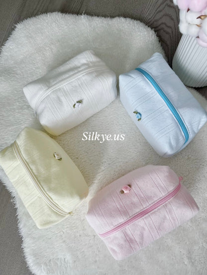 Cream-style Makeup Bag