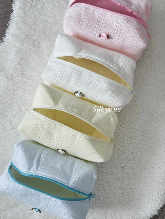 Cream-style Makeup Bag