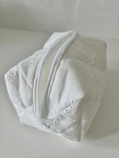 White Daisy Makeup Bag